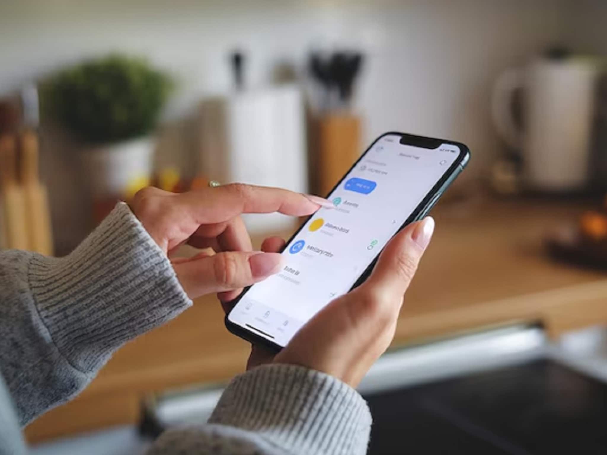 अँड्रॉइड स्मार्टफोन ट्रॅक करतो तुमचा सर्व डेटा! प्रत्येक अ‍ॅक्शनवर नजर, करा हे काम
