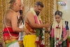 50 वर्षीय गायक, 16 वर्षांनी लहान गायिकेसोबत थाटला दुसरा संसार