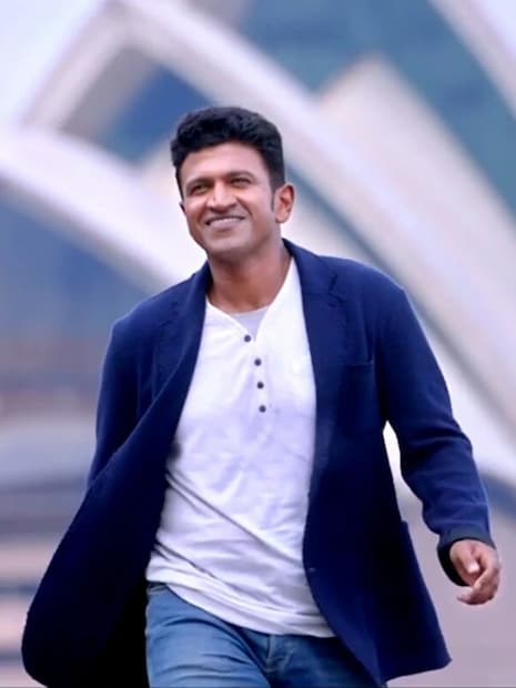 पुनीत यांनी 'प्रेमदा कनिके' या चित्रपटातून आपल्या अभिनयाच्या कारकिर्दीची सुरुवात केली. अनेक चित्रपटांमध्ये त्यांनी बालकलाकार म्हणून काम केले.