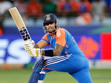 रोहितला 17 वर्ष जमलं नाही, ते सूर्याने 4 वर्षात करून दाखवलं, भारतीय क्रिकेटमध्ये घडला नवा विक्रम रोहितला 17 वर्ष जमलं नाही, ते सूर्याने 4 वर्षात करून दाखवलं, भारतीय क्रिकेटमध्ये घडला नवा विक्रम