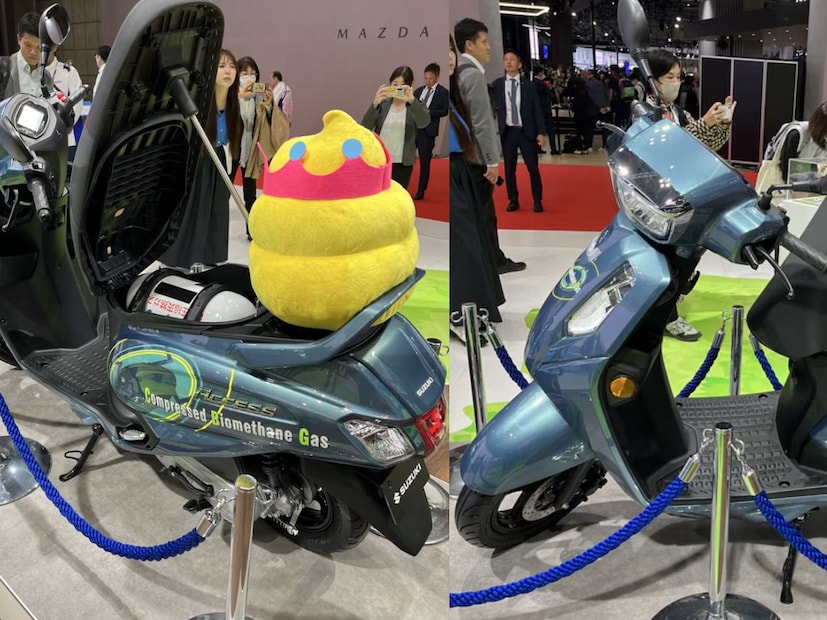 CNG/CBG वर धावणार एक्सेस स्कूटर -

सुझुकीने आपली लोकप्रिय suzuki access स्कुटरचं अपडेट व्हर्जन दाखवलं आहे. ही suzuki access स्कुटर CNG आणि CBG दोन्हीवर धावणार आहे. या स्कूटरमध्ये डुअल-टँक दिला आहे. यामध्ये एक 6-लिटर CNG टँक दिला आहे जो सीट खाली आहे. 