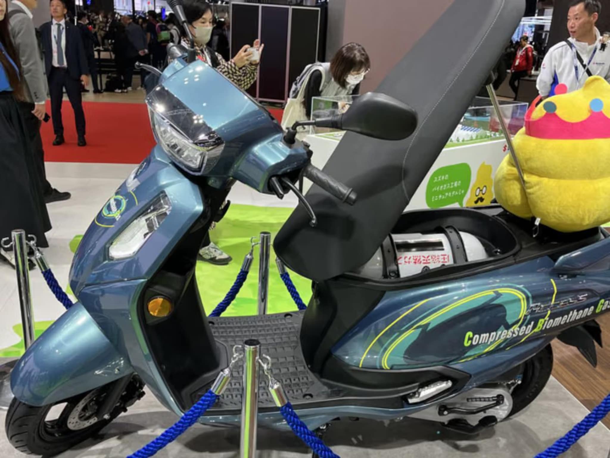 Suzuki ने टाकला बॉम्ब, आणली 175 किमी मायलेज देणारी Scooter, CBG वरही धावणार!