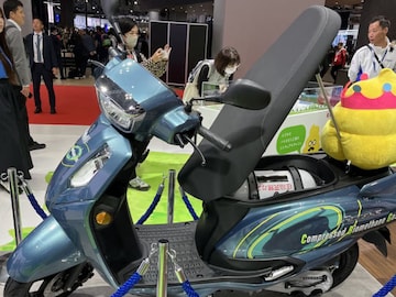 Suzuki ने टाकला बॉम्ब, आणली 175 किमी मायलेज देणारी Scooter, CBG वरही धावणार! Suzuki ने टाकला बॉम्ब, आणली 175 किमी मायलेज देणारी Scooter, CBG वरही धावणार!