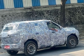 Tata आता 'ती' किंग SUV परत आणतेय, मार्केटमध्ये आता एकच दहशत; लूक पाहून पडाल प्रे