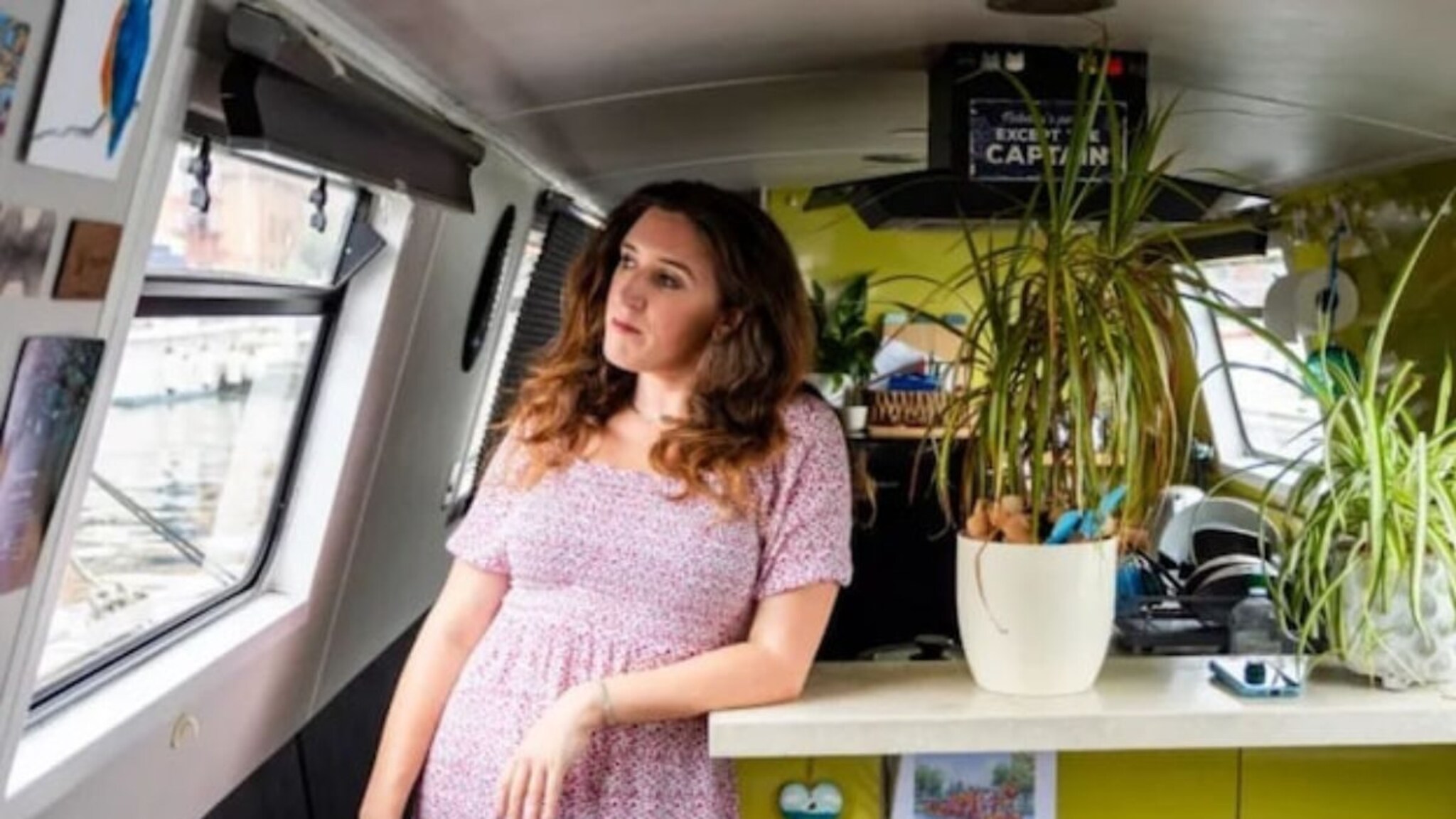 शिक्षिकेची नोकरी सोडून बनली 'शुगर बेबी', 65 जणांसोबत नातं, सांगितलं विवाहित पुरुषांचं धक्कादायक 'सत्य'!