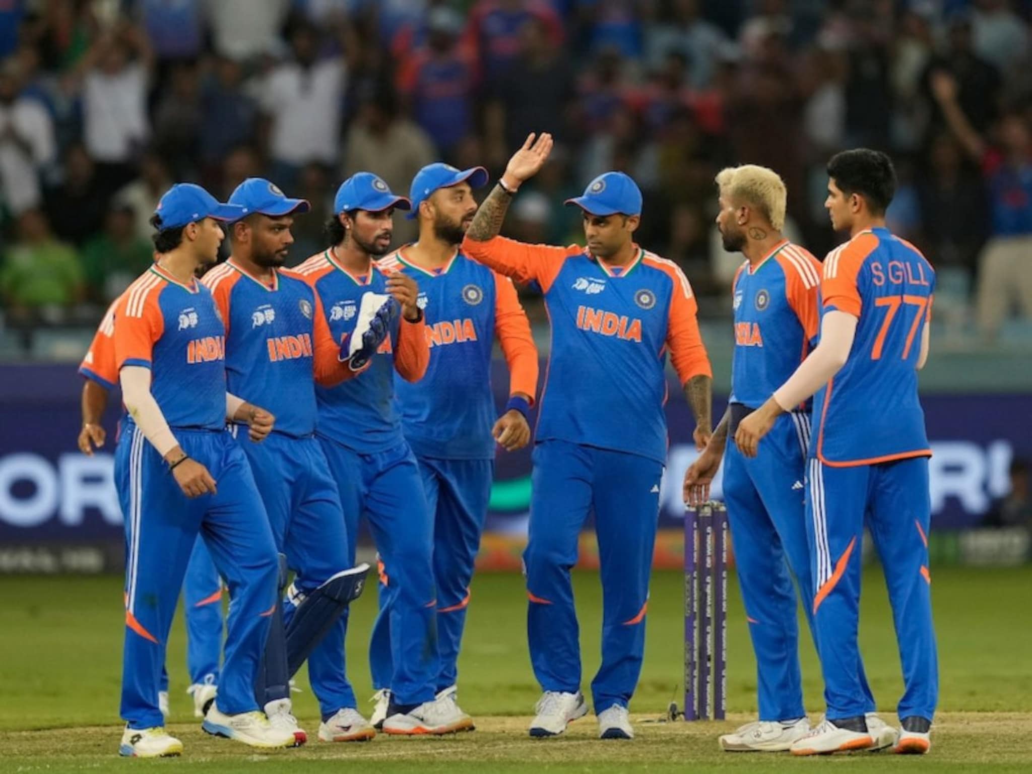 IND vs AUS T20 : 3 जागांसाठी दोघांमध्ये रेस, आशिया कप जिंकवणाऱ्यालाच गंभीर डच्चू देणार, Playing XI ची शॉकिंग अपडेट