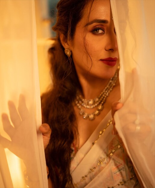  इतकं सगळं छान असतानाही अभिनेत्री लग्नासाठी मुलगा मिळत नाहीये. नुकत्याच एका मुलाखतीत बोलताना अभिनेत्रीनं तिची ही खंत व्यक्त केली. 