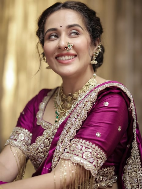 'तुझेच मी गीत गात आहे' या मालिकेत तिनं खलनायिका साकारली होती. जी प्रेक्षकांना आवडली. 'छापा काटा', 'वॉन्टेंड बायको नंबर वन', 'गुलदस्ता', 'दोघांत तिसरा आता सगळं विसरा', 'कलावती' सारख्या प्रसिद्ध सिनेमांमध्ये तिने काम केलं आहे.  