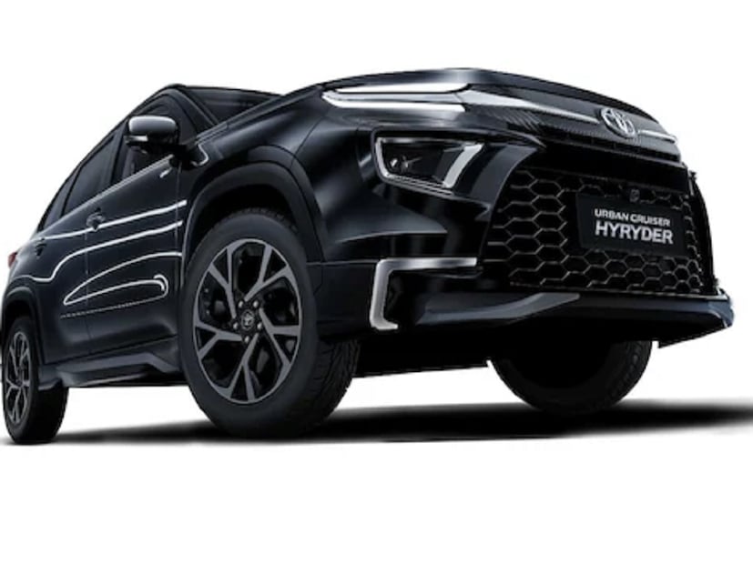 Toyota Urban Cruiser Hyryder देशातील सर्वात जास्त विकणाऱ्या Hybrid SUV मधून एक आहे. तुम्ही या महिन्यात एक अशी कार खरेदी करण्याचा प्लॅन करत असाल तर सध्या गोल्डन चान्स आहे. खरंतर कंपनी जानेवारी 2026 मध्ये आपली ही 5-सीटर एसयूव्ही खरेदीवर चांगलं डिस्काउंट ऑफर करत आहे. Toyota Urban Cruiser Hyryder देशातील सर्वात जास्त विकणाऱ्या Hybrid SUV मधून एक आहे. तुम्ही या महिन्यात एक अशी कार खरेदी करण्याचा प्लॅन करत असाल तर सध्या गोल्डन चान्स आहे. खरंतर कंपनी जानेवारी 2026 मध्ये आपली ही 5-सीटर एसयूव्ही खरेदीवर चांगलं डिस्काउंट ऑफर करत आहे.