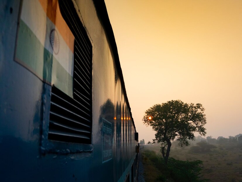 इथून नेपाळ इतका जवळ आहे की तुम्ही पायी जाऊ शकता. सर्वात चांगली गोष्ट म्हणजे भारतीयांना नेपाळला जाण्यासाठी व्हिसा किंवा पासपोर्टची आवश्यकता नाही.