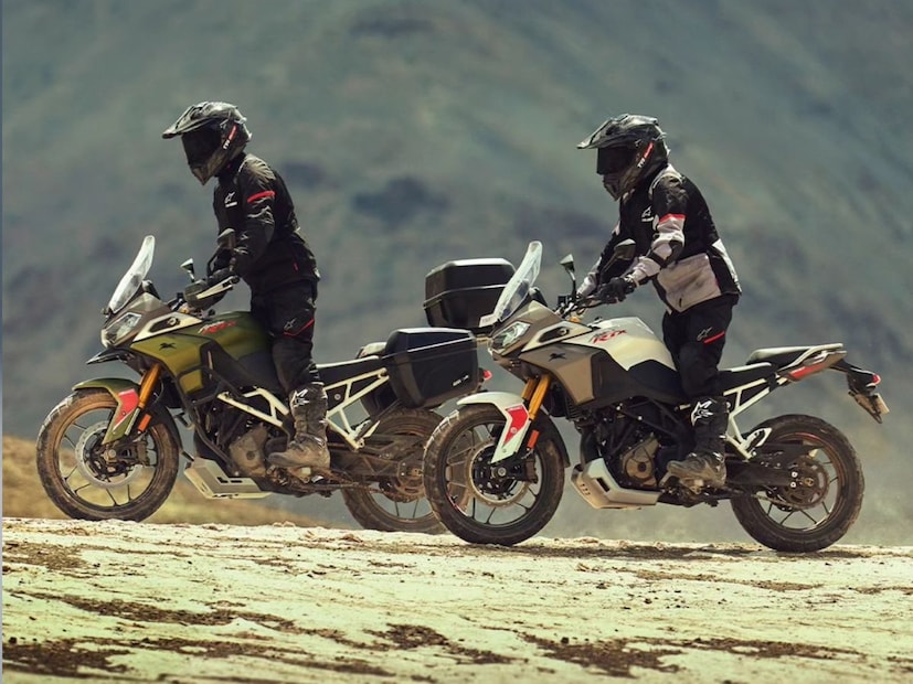 TVS Apache RTX 300 adventure मध्ये स्टील ट्रेलिस फ्रेम वापरली आहे आणि ती रायड-बाय-वायर थ्रॉटल (ride-by-wire throttle) तसंच बाय क्विकशिफ्टरने (bi-directional quickshifter) सुसज्ज आहे.