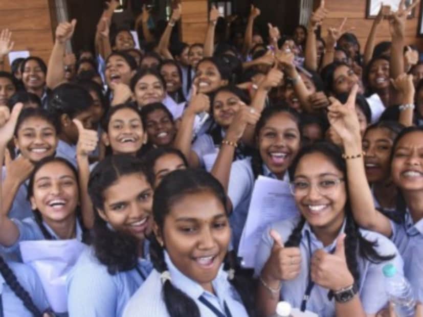  पण दिवाळीनंतर शालेय विद्यार्थ्यांना अनेक दिवसांच्या सुट्ट्या नसणार आहेत. शैक्षणिक वर्षात विद्यार्थ्यांना 52 रविवार, सण- उत्सव आणि महापुरूषांच्या जयंतीनिमित्त 76 दिवसांच्या सुट्ट्या असतात. तर, 237 दिवस शाळा असते. दरम्यान, यंदा जिल्हा परिषदेसह महापालिका, खासगी अनुदानित शाळांमधील विद्यार्थ्यांना 12 दिवसच शाळेला दिवाळीची सुट्टी असणार आहे.