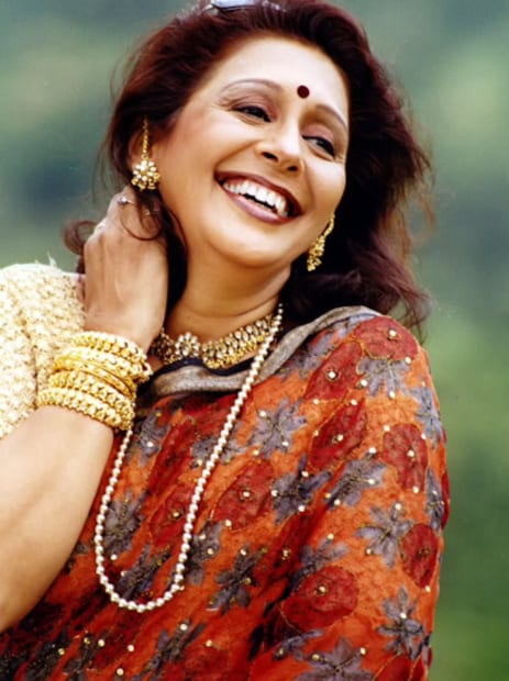  मराठी मनोरंजनसृष्टीतील दिग्गज अभिनेत्री वंदना गुप्ते यांनी आपल्या विविध धाटणीच्या कलाकृतींच्या माध्यमातून प्रेक्षकांवर आपल्या अभिनयाची छाप पाडली आहे. कधी नाटक, मालिका तर कधी चित्रपटांमुळे त्या चर्चेत असतात.
