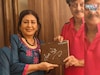 ...अन् चाहत्यानं 2 बाय 4च्या टाइलवर घेतली ऑटोग्राफ, गलबलून गेल्या वंदना गुप्ते