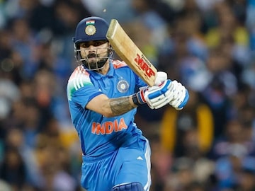 झिरो, झिरो अन् त्यानंतर इतिहास घडला... हे फक्त विराट कोहलीच करू शकतो! झिरो, झिरो अन् त्यानंतर इतिहास घडला... हे फक्त विराट कोहलीच करू शकतो!