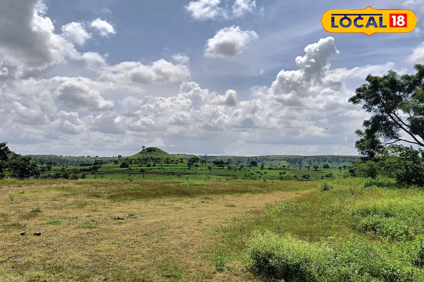 नांदेडमध्ये आज सर्वाधिक 36 अंश सेल्सिअसपर्यंत पारा जाण्याची शक्यता आहे, तर परभणी आणि हिंगोली जिल्ह्यांमध्ये तापमान अनुक्रमे 34 आणि 32 अंश सेल्सिअस दरम्यान राहील. रात्रीच्या वेळी सौम्य थंडीची चाहूल लागेल, आणि तापमान 19 ते 21 अंशांदरम्यान खाली येईल, असा अंदाज आहे.