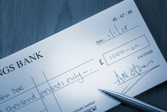 9 प्रकारचे असतात बँक चेक! वेगवेगळ्या वेळी होतो प्रत्येकाचा वापर, एकदा चेक कराच