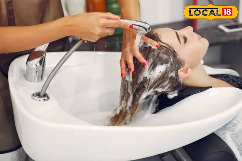 हिवाळ्यात रोज किंवा वारंवार केस धुणे हानिकारक आहे. जास्त शॅम्पू केल्याने टाळूतील नैसर्गिक तेल निघून जाते. आठवड्यातून फक्त दोन किंवा तीन वेळा केस धुणे चांगले. केस मऊ आणि गुळगुळीत ठेवण्यासाठी केस धुतल्यानंतर नेहमीच कंडिशनर लावा.