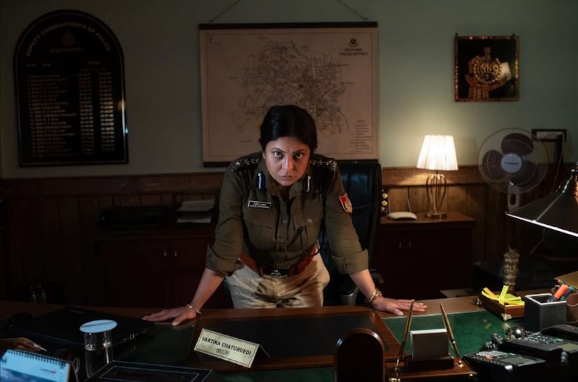 'दिल्ली क्राइम' या ब्लॉकबस्टर सीरिजचा पहिला आणि दुसरा सीझन प्रेक्षकांना प्रचंड आवडला. दोघांची स्ट्रोरी दमदार होती. आता तिसऱ्या सीझनमध्ये काय पाहायला मिळणार याकडे सर्वांचं लक्ष आहे. या सीरिजमधील काही सिग्नेचर डायलॉगवर नजर टाकूया. 