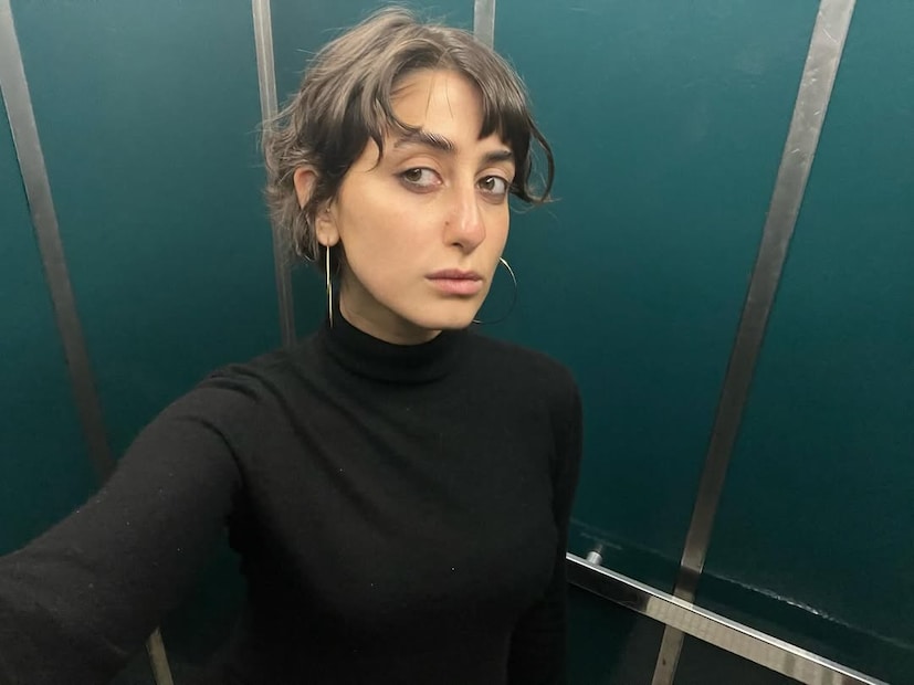 जोहरान ममदानी यांची पत्नी असण्याबरोबरत ती बॉलिवूड दिग्दर्शिका मीरा नायर यांची सून आहे. जोहरान ममदानी हे दिग्दर्शिका मीरा नायर यांचा मुलगा आहे. मीरा नायर यांनी 'सलाम बॉम्बे', 'मान्सून वेडिंग'सारखे अनेक दर्जेदार सिनेमे भारतीय सिनेसृष्टीला दिले आहेत. त्यांना ऑस्करसाठीही नामांकन मिळालं होतं.  