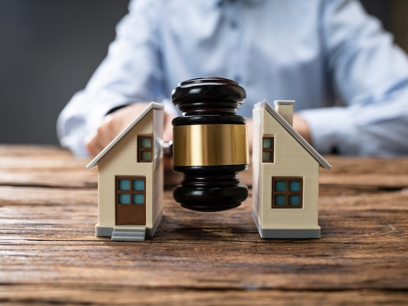 पूर्वी फक्त मुलांनाच सहदायिक हक्क मिळत असे, पण 2005 मध्ये करण्यात आलेल्या दुरुस्तीमुळे मुलींनाही जन्मापासूनच सहदायिक हक्क मिळू लागले. म्हणजेच मुलगी आता वडिलोपार्जित मालमत्तेत मुलासारखीच समान हक्कदार ठरते.