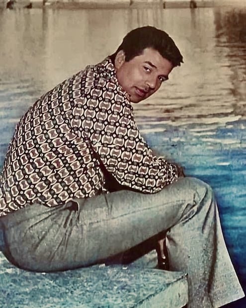 धर्मेंद्रप्रमाणेच सुरैयाचीही एक उल्लेखनीय कारकीर्द होती. त्यांनी 70 हून अधिक सिनेमांमध्ये काम केलं. 338 गाणी गायली. देव आनंदसोबतची त्यांची जोडी एक प्रसिद्ध होती.