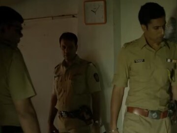 'दृश्यम'पेक्षा खतरनाक सस्पेन्स,ट्विस्ट-टर्न्सने भरलेली 7.3 रेटिंगची सायको थ्रिलर 'दृश्यम'पेक्षा खतरनाक सस्पेन्स,ट्विस्ट-टर्न्सने भरलेली 7.3 रेटिंगची सायको थ्रिलर