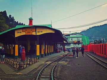 भारतातील 10 सर्वात सुंदर रेल्वे स्टेशन! काही पर्वतांमध्ये तर काहींचा जुना इतिहास भारतातील 10 सर्वात सुंदर रेल्वे स्टेशन! काही पर्वतांमध्ये तर काहींचा जुना इतिहास