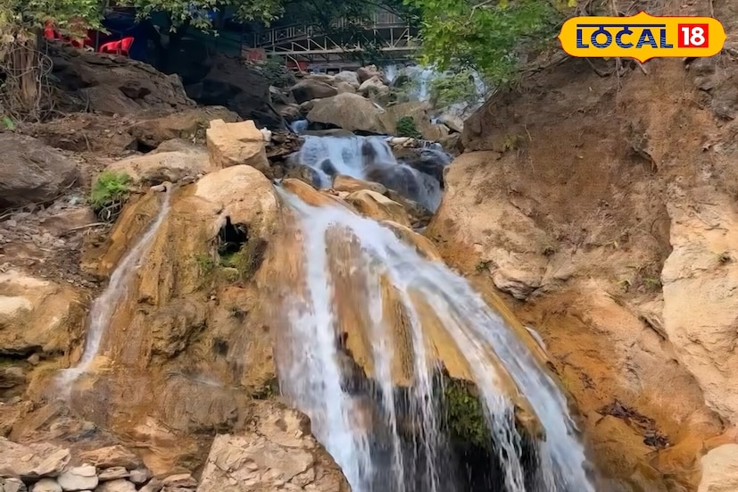 निरगढ धबधबा त्याच्या निळ्या-हिरव्या रंगछटांसह आणि घनदाट जंगलांमधून विणलेल्या मार्गांसह अत्यंत इंस्टाग्राम फोटोयोग्य मानला जातो. धबधब्याखालील लहान तलाव फोटो आणि व्हिडिओंसाठी एक आश्चर्यकारक पार्श्वभूमी प्रदान करतात. येथील लाकडी पूल आणि नैसर्गिक खडक सौंदर्यात्मक शॉट्ससाठी बेस्ट आहेत. 