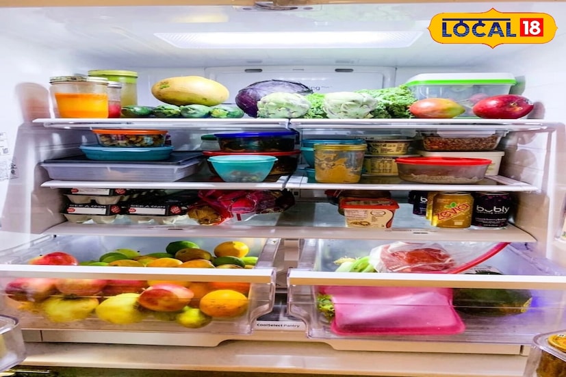 फळे आणि भाज्या एकत्र साठवू नका : ही एक सामान्य चूक आहे. केळी, सफरचंद आणि नाशपाती यांसारखी अनेक फळे इथिलीन वायू सोडतात, जो एक नैसर्गिक पिकवणारा घटक आहे. जर ही फळे पालेभाज्या, गाजर आणि ब्रोकोली यांसारख्या भाज्यांजवळ साठवली गेली तर हा वायू त्यांना वेगाने पिकवतो आणि त्यांचे खराब होणे वेगवान करतो. रेफ्रिजरेटरमध्ये वेगळ्या ड्रॉवरमध्ये फळे आणि भाज्या साठवा. बहुतेक रेफ्रिजरेटरमध्ये यासाठी स्वतंत्र कप्पे असतात.