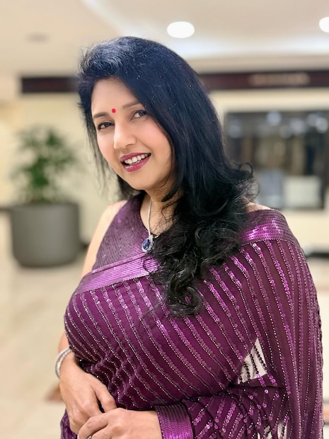 दीप्ती यांनी 'मन' या आमिर खानच्या चित्रपटात काम केले होते. दीप्ती यांनी तेलुगू आणि तमिळ चित्रपटांसोबतच हॉलिवूड चित्रपट देखील केले. त्यांच्या एका इंग्लिश चित्रपटात आर. माधवन देखील दिसले होते.