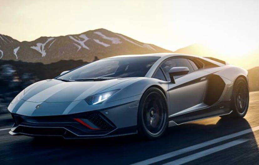 जहाजावर लॅम्बोर्गिनीने लक्ष वेधलं कारण त्यात त्याच्या काही सर्वात मागणी असलेल्या मॉडेल्सचा समावेश होता. 5 लॅम्बोर्गिनी हुराकन्स, 6 लॅम्बोर्गिनी अ&#x200d;ॅव्हेंटाडोर्स आणि 10 लॅम्बोर्गिनी उरुस एसयूव्ही होत्या. यापैकी काही लिमिटेड एडिशनच्या होत्या,  ज्यात अ&#x200d;ॅव्हेंटाडोर अल्टिमे युनिट्सचा समावेश होता ज्या नंतर ग्राहकांच्या ऑर्डर पूर्ण करण्यासाठी पुनर्निर्मित करण्यात आल्या.