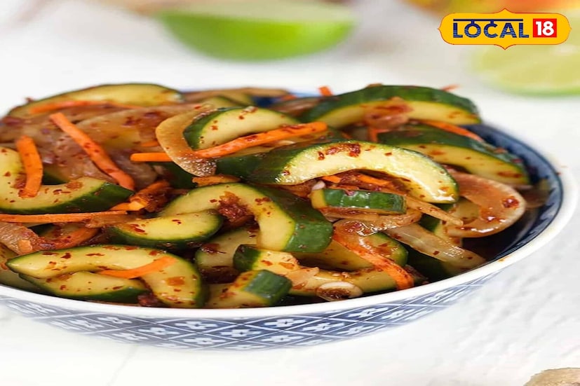 अधिक तीव्र चवीसाठी तुम्ही किमचीला 1-2 तास रेफ्रिजरेटरमध्ये ठेवू शकता. मात्र काकडीच्या किमचीला जास्त आंबण्याची आवश्यकता नाही. 