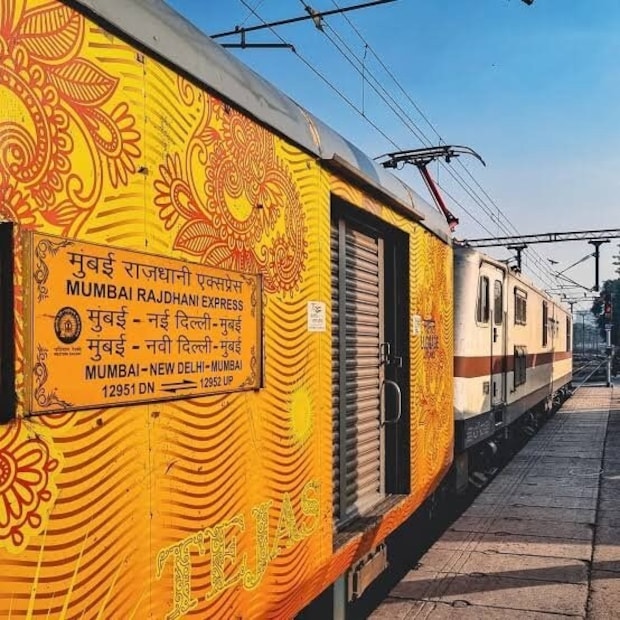 ही ट्रेन आहे राजधानी एक्सप्रेस तिच्या नावाप्रमाणेच ती राष्ट्रीय राजधानी नवी दिल्लीला देशभरातील महत्त्वाच्या शहरांशी जोडते. विविध राज्यांच्या राजधानी शहरांना जोडणं ही तिची खासियत आहे.