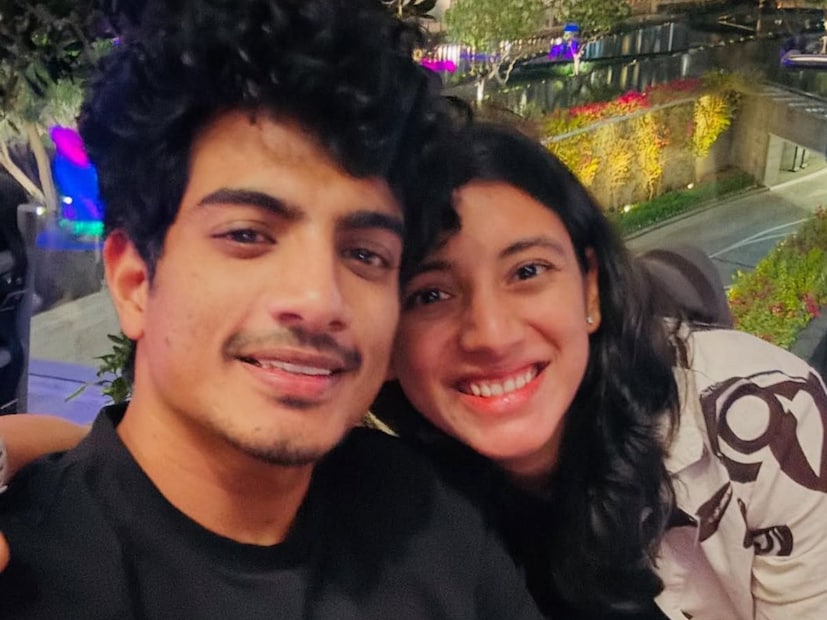 मेरी डि'कोस्टाच्या स्क्रीनशॉट्सने सोशल मीडियावर धुमाकूळ घातला. मेरी डि'कोस्टा कोण आहे? हा प्रश्न प्रत्येकाच्या मनात आहे. वृत्तांनुसार, मेरी डि'कोस्टा एक कोरिओग्राफर आहे. स्मृती आणि पलाशच्या लग्नापूर्वीच्या कार्यक्रमांसाठी सगळ्या डान्सची कोरिओग्राफी केली होती. 