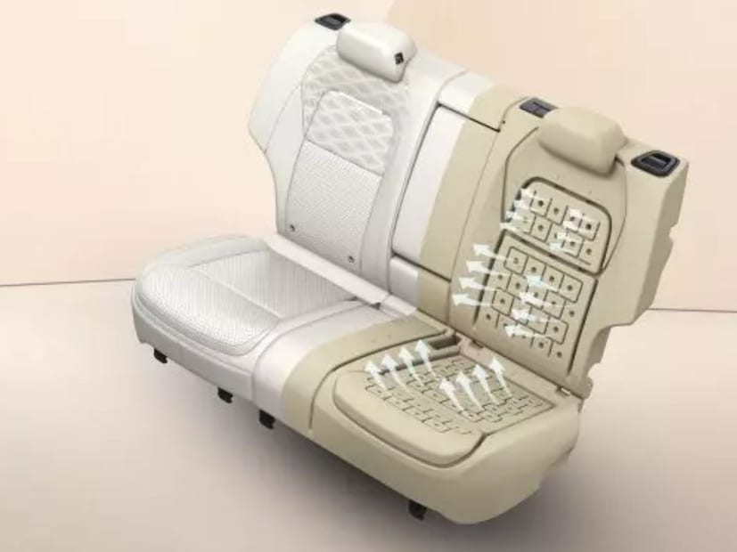 उर्वरित सिएरा ही फीचर्सने समृद्ध एसयूव्ही आहे. यात 10.25-इंचाचा डिजिटल इन्स्ट्रुमेंट क्लस्टर, 12.3-इंचाचा टचस्क्रीन सिस्टम, 12.3-इंचाचा को-ड्रायव्हर टचस्क्रीन, 12-स्पीकर जेबीएल ब्लॅक साउंड सिस्टम, लेव्हल 2+ ADAS, इलेक्ट्रॉनिक पार्किंग ब्रेक, पुढच्या सीटसाठी अ&#x200d;ॅडजस्टेबल थाई सपोर्ट, व्हेंटिलेटेड फ्रंट सीट्स, टू-स्टेप रिक्लाइनिंग रिअर सीट्स आणि बरेच काही आहे.