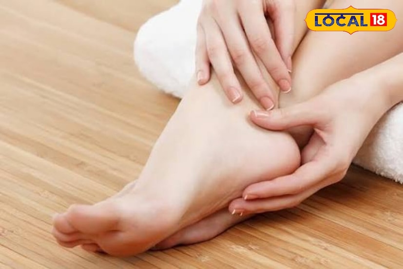 भेगा पडलेल्या टाचा केवळ कुरूप दिसत नाही तर चालतानाही लक्षणीय अस्वस्थता येते. कधीकधी भेगा इतक्या खोल असतात की प्रत्येक पावलावर तीव्र वेदना होतात आणि काही प्रकरणांमध्ये रक्तस्त्राव देखील होतो. जर त्वरित उपचार केले नाहीत तर ही साधी समस्या हळूहळू गंभीर होऊ शकते आणि संसर्गाचा धोका वाढवू शकते.