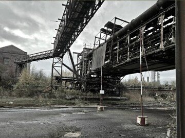 20 वर्षांपासून बंद कारखाना! व्यक्तीने त्याचा दरवाजा उघडला, दृश्य पाहून सगळे थक्क 20 वर्षांपासून बंद कारखाना! व्यक्तीने त्याचा दरवाजा उघडला, दृश्य पाहून सगळे थक्क