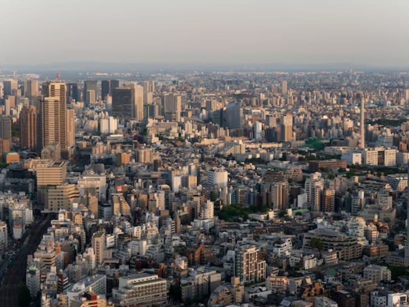  प्रमुख मेट्रो शहरांमध्ये जिथे प्रीमियम घरे सामान्य ग्राहकांच्या आवाक्याबाहेर जात आहेत, तिथे कोलकातामध्ये रिअल इस्टेट गुंतवणूकदारांसाठी अविश्वसनीयरीत्या किफायतशीर बाजार म्हणून समोर येत आहे.