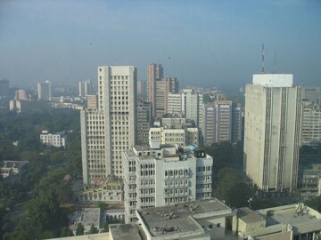 मेट्रो सिटीची बिकट अवस्था! या शहरात लक्झरी घरे मिळताय कवडीमोल भावात