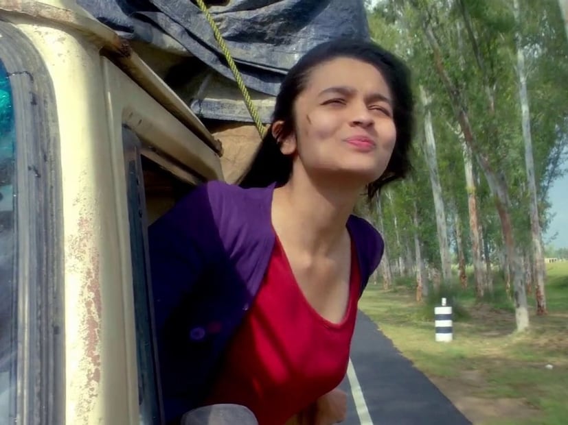  साधारणपणे गाणी आधी रेकॉर्ड केली जातात आणि नंतर चित्रित केली जातात. पण या गाण्याबरोबर तसे झाले नाही. इम्तियाज अली यांनी आधीच या गाण्याचे व्हिज्युअल शूट केले होते. त्यांनी लोकेशन, मूड आणि पात्रांच्या भावनांनुसार सीन तयार केला आणि नंतर ए. आर. रहमान यांना सांगितले की गाण्याचा माहौल कसा असावा. ही पद्धत हिंदी सिनेमात खूपच क्वचित दिसते. गाणे रेकॉर्ड करण्यापूर्वी चित्रित करण्यामागचे कारण म्हणजे इम्तियाज अली यांना गाण्यात खऱ्या प्रवासाची आणि निरागसतेची झलक दिसावी असे वाटत होते.