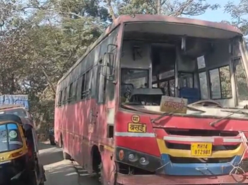 शिरसाड- वज्रेश्वरी रस्त्यावर मोट्या प्रमाणात  वाहतूक होत आहे. अवजड वाहनांची वर्दळ रोज असते, अति वेगात जाणारे हायवा ट्रक अपघाताला आमंत्रण देत असतात.