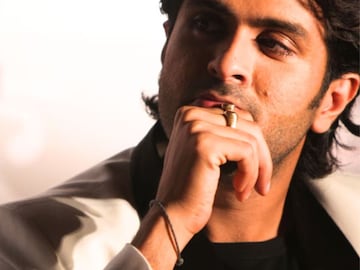 बॉलिवूडचा फ्लॉप अभिनेता, प्रियंकासोबत होत्या डेटिंगच्या चर्चा; आज गाजवतोय OTT बॉलिवूडचा फ्लॉप अभिनेता, प्रियंकासोबत होत्या डेटिंगच्या चर्चा; आज गाजवतोय OTT