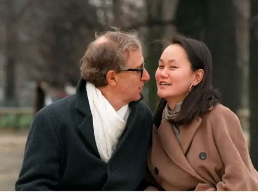  वुडी अ&#x200d;ॅलन आणि सून-यी यांच्या नात्याची सुरुवात 1992 मध्ये झाली. त्यावेळी सून-यी 21 वर्षांची होती. वुडी आणि सून-यी यांच्या लग्नाची बातमी ऐकताच मियाला मोठा धक्का बसला होता. 1992 मध्ये मियाची दत्तक मुलगी डिलन ने वुडीवर लैंगिक शोषणाचा आरोप केला. त्यानंतर वुडीची प्रतिमा खराब झाली. त्याला चित्रपटांमध्ये काम मिळणं कमी झालं.