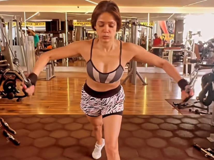  2 मार्च 1973 रोजी मुंबईत जन्मलेल्या आणि हिंदी चित्रपटसृष्टीतील दिग्गज अभिनेत्री स्मिता पाटील यांची भाजी आणि अभिनेत्री विद्या मालवडे सध्या आपल्या फिटनेसमुळे चर्चेत आहे.