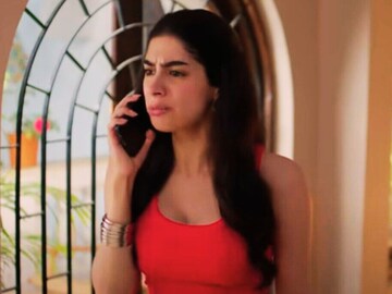 तुमचा पार्टनर तुम्हाला फसवतोय? 138 मिनिटांची ही फिल्म पाहा तुमचा पार्टनर तुम्हाला फसवतोय? 138 मिनिटांची ही फिल्म पाहा