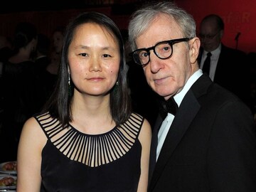 89 वर्षीय या अभिनेत्याने स्वत: दत्तक घेतलेल्या मुलीसोबतच थाटला संसार 89 वर्षीय या अभिनेत्याने स्वत: दत्तक घेतलेल्या मुलीसोबतच थाटला संसार