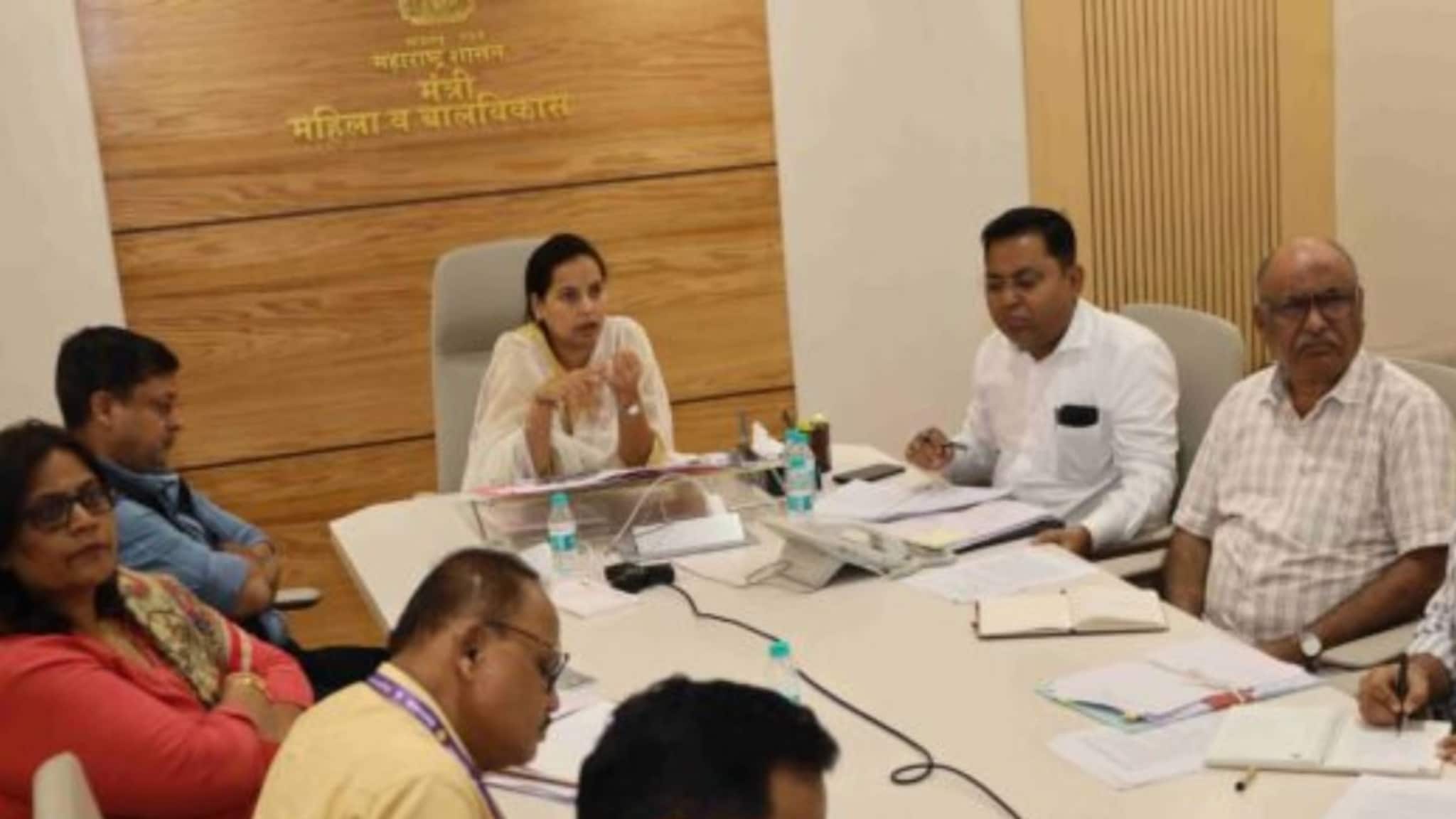 लाडक्या बहिणींसाठीचे आदिशक्ती अभियान काय? मंत्री आदिती तटकरे यांची महत्त्वाची बैठक