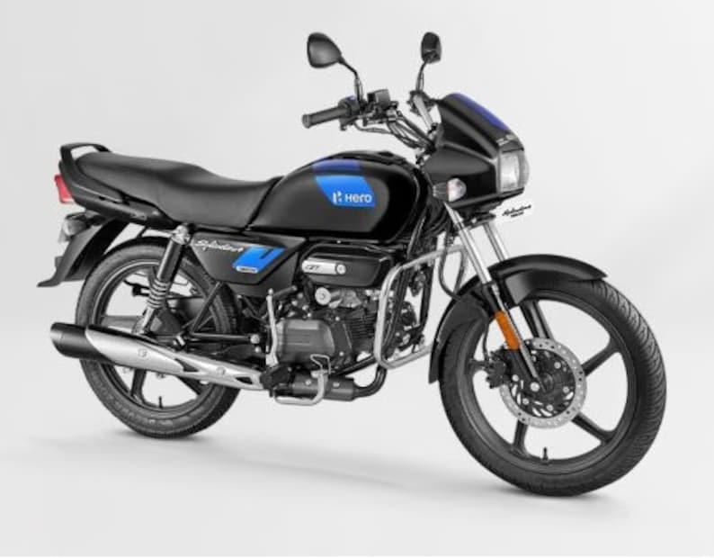 Hero Splendor : हिरो स्प्लेंडर प्लस ही सर्वाधिक विक्री होणारी बाईक आहे. जीएसटी कपातीनंतर, या बाईकची किंमत 6 हजार 800 रुपये ने कमी करण्यात आली आहे. त्याची नवीन किंमत आता 73 हजार 902 रुपये एक्स-शोरूम आहे.