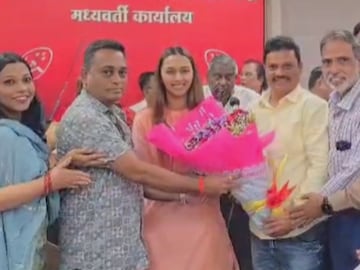 जयंत पाटलांनी पत्ता उघडला, बालेकिल्ल्यात नगराध्यक्षपदाचा उमेदवार केला जाहीर जयंत पाटलांनी पत्ता उघडला, बालेकिल्ल्यात नगराध्यक्षपदाचा उमेदवार केला जाहीर